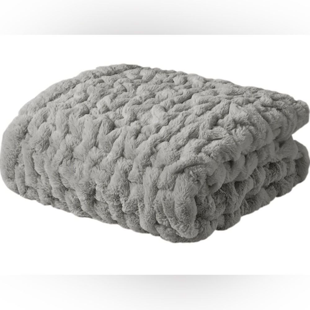 Madison Park 50"x60" Ruched Faux Fur Luxury Faux Mink Throw Blanket, Gray